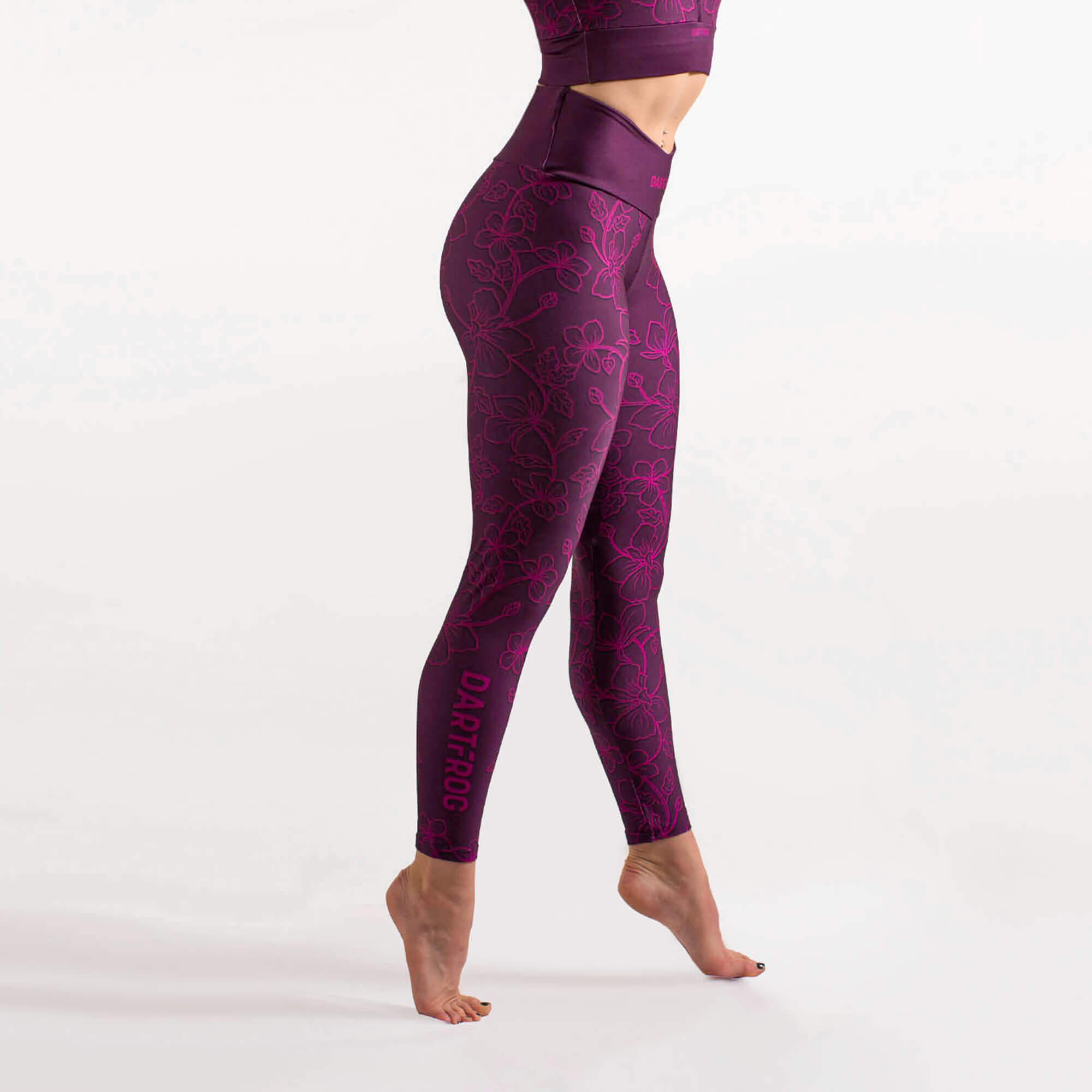 https://dartfrogwear.us/cdn/shop/products/burgundy-high-waisted-gym-leggings.jpg?v=1620665158